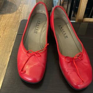 Anyilu Italian leather slip on ballet flats. Very comfortable. Size 9US